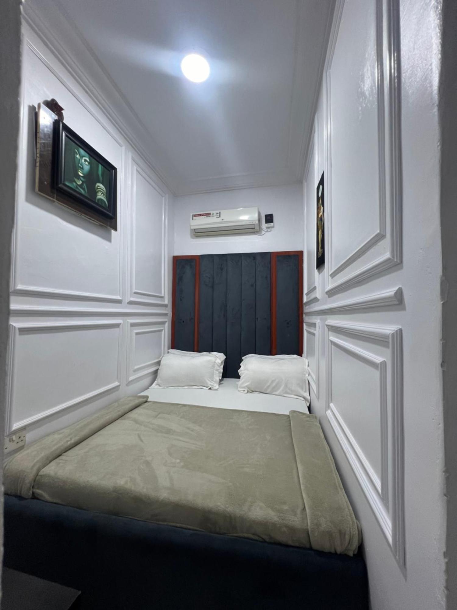 לגוס J Gibson Hotel מראה חיצוני תמונה